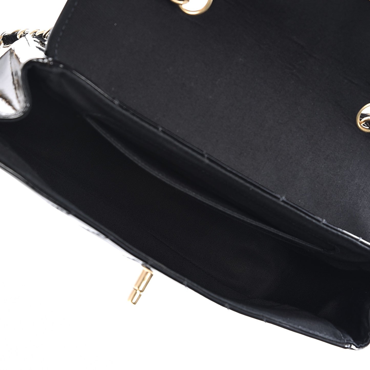 Patent Small Chevron Single Flap Black