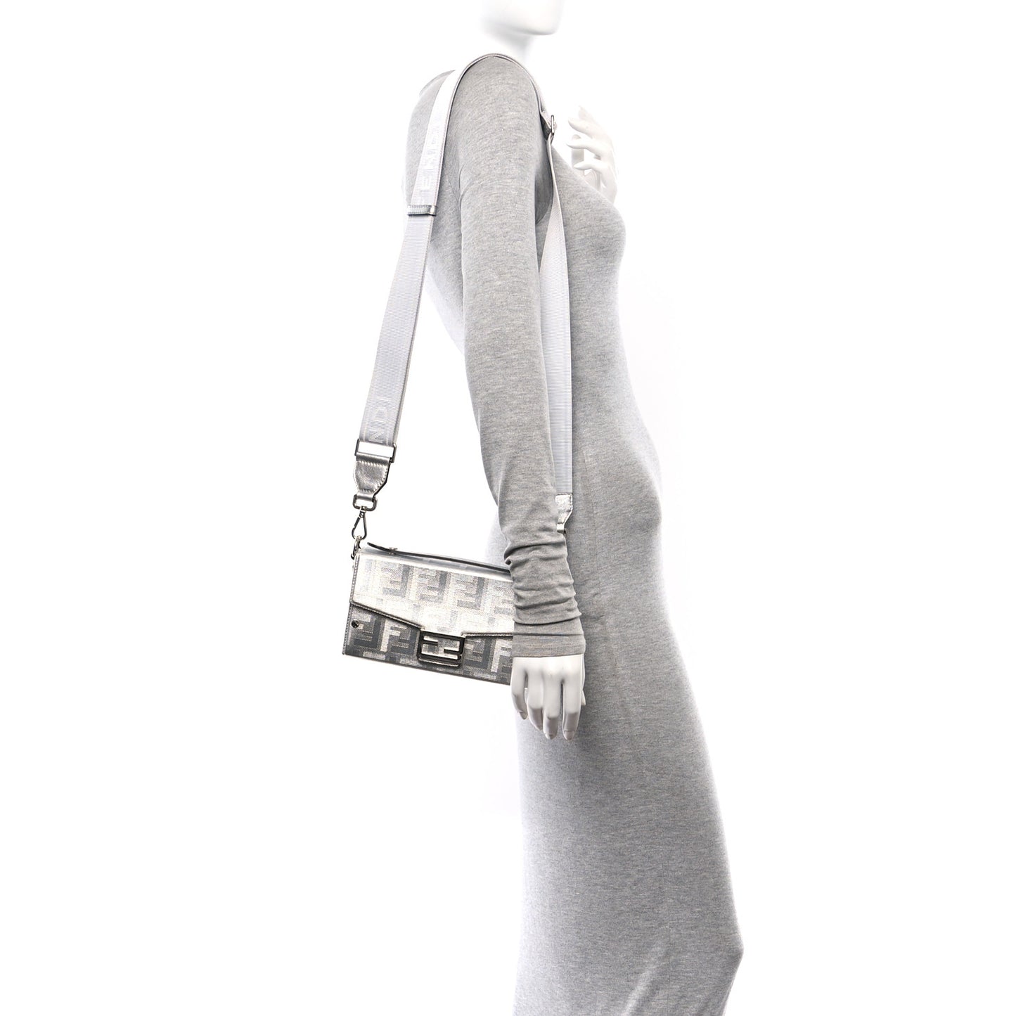 Vitello Catalan Mirror FF 1974 Baguette Soft Trunk Argento