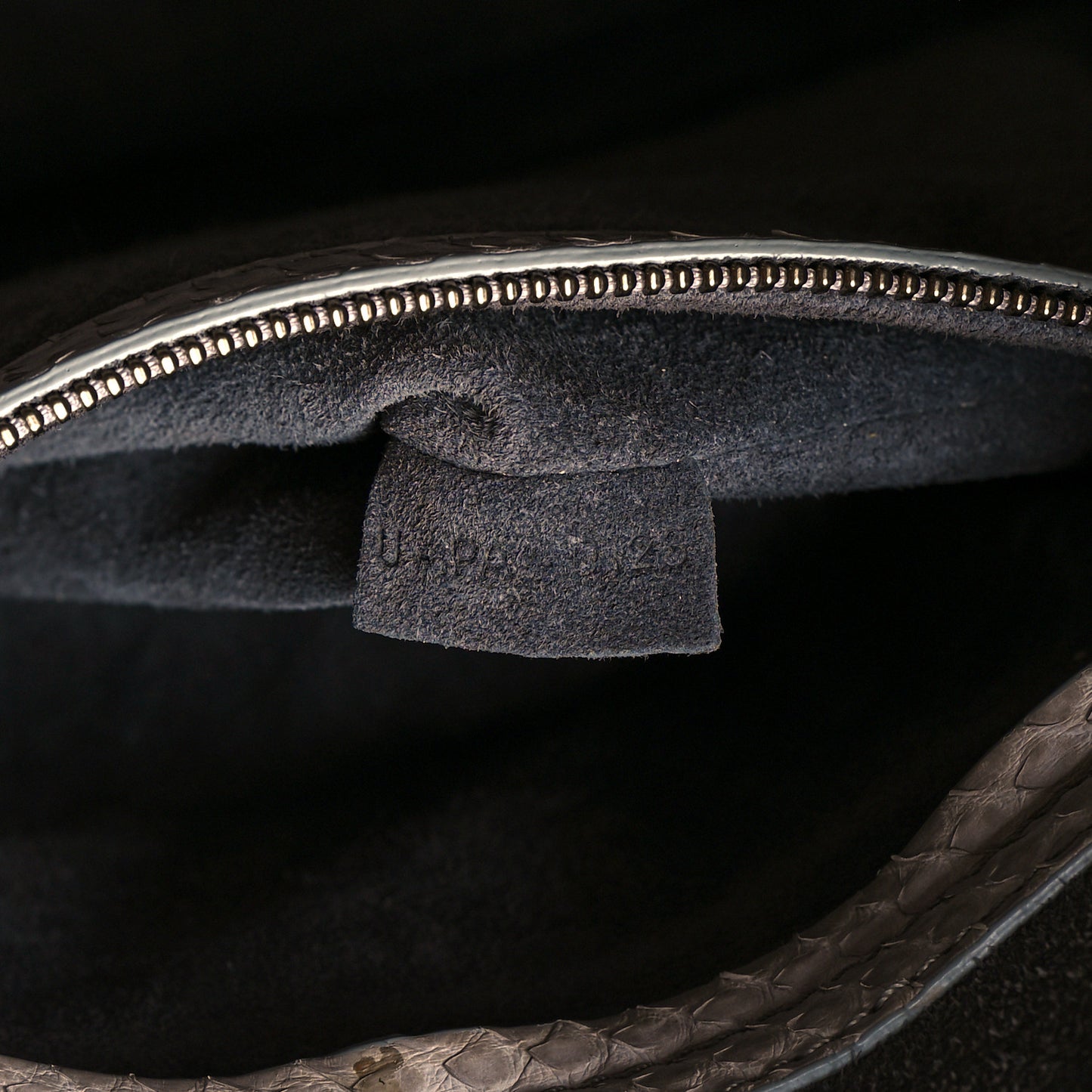 Python Medium Phantom Luggage Grey