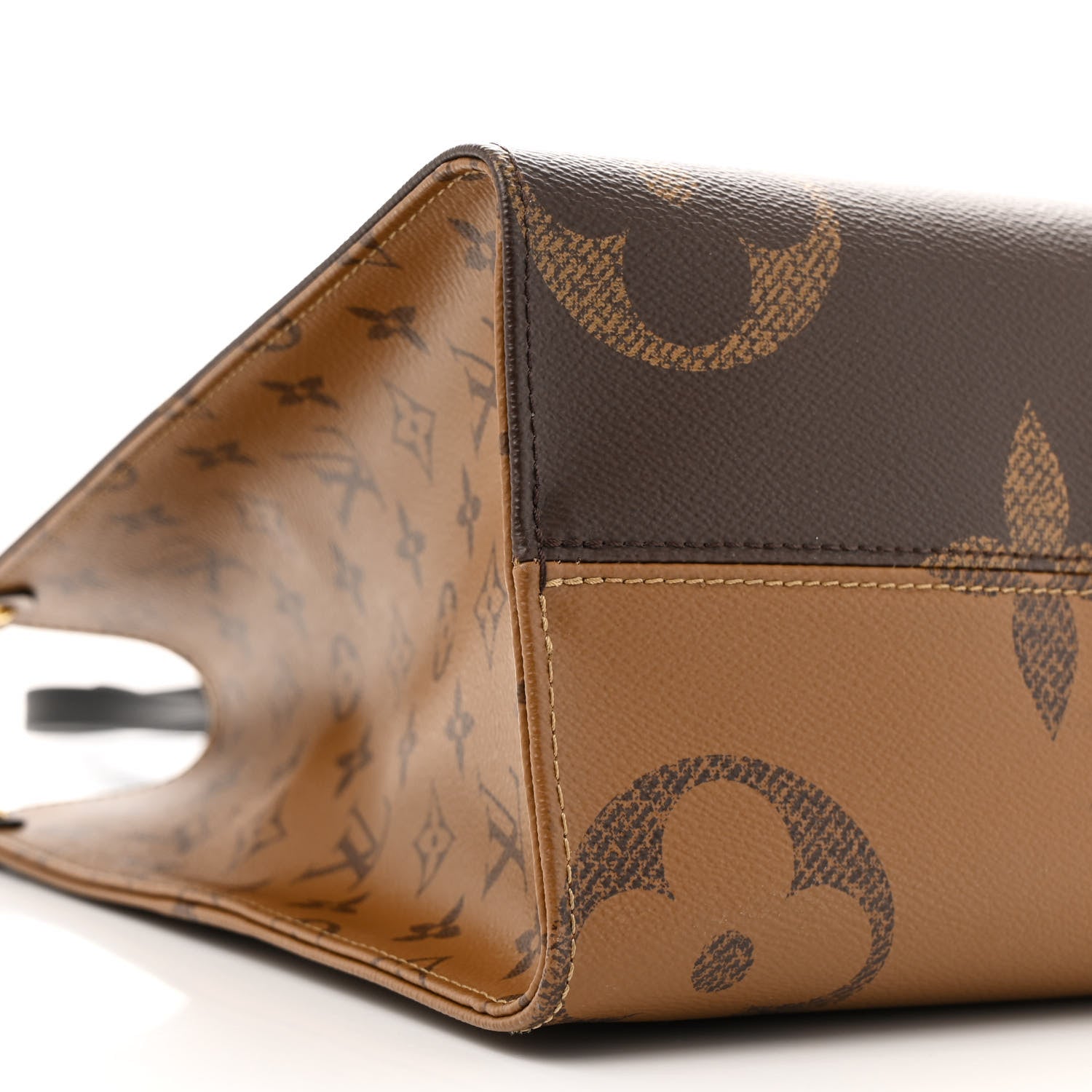 Louis Vuitton Reverse Monogram Giant Onthego MM 8 of 10