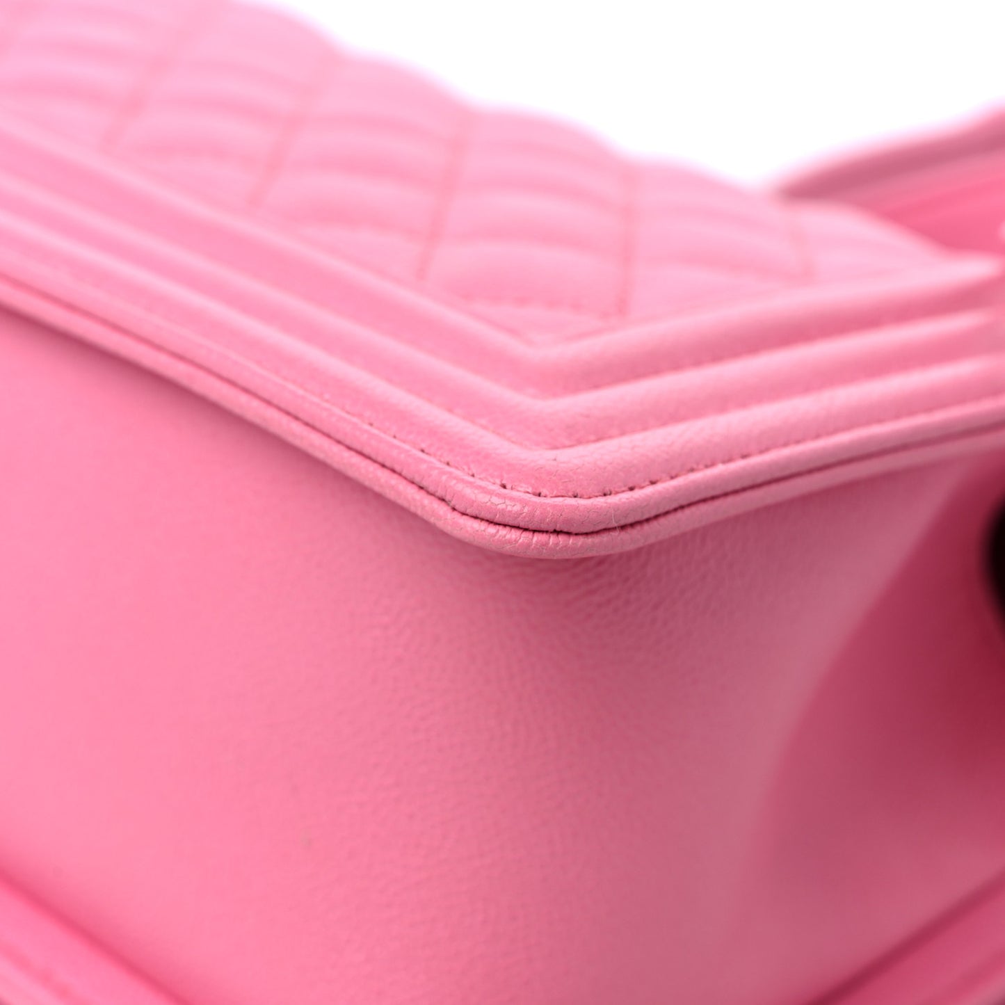 Caviar Quilted Medium Boy Flap Pink