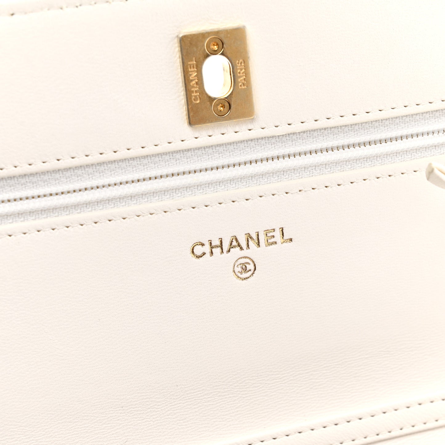 Lambskin Quilted CC Pearl Crush Wallet on Chain WOC White