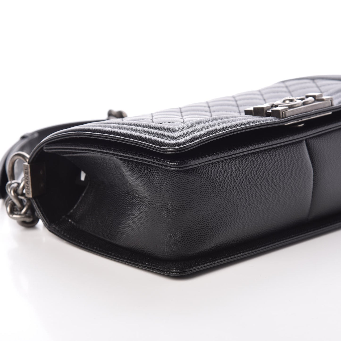 Caviar Quilted Medium Boy Flap Black