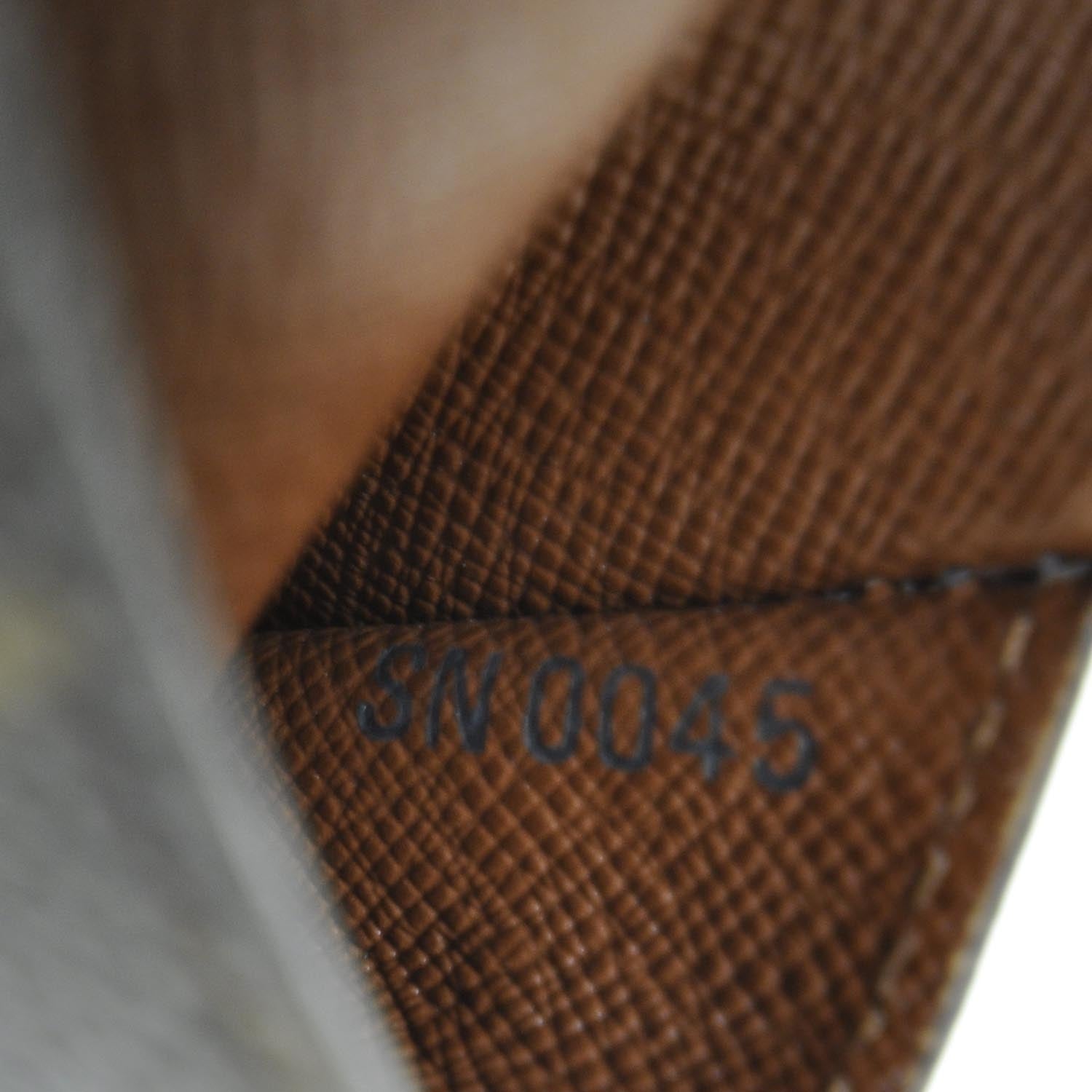 Louis Vuitton Monogram Ludlow Wallet 8 of 8