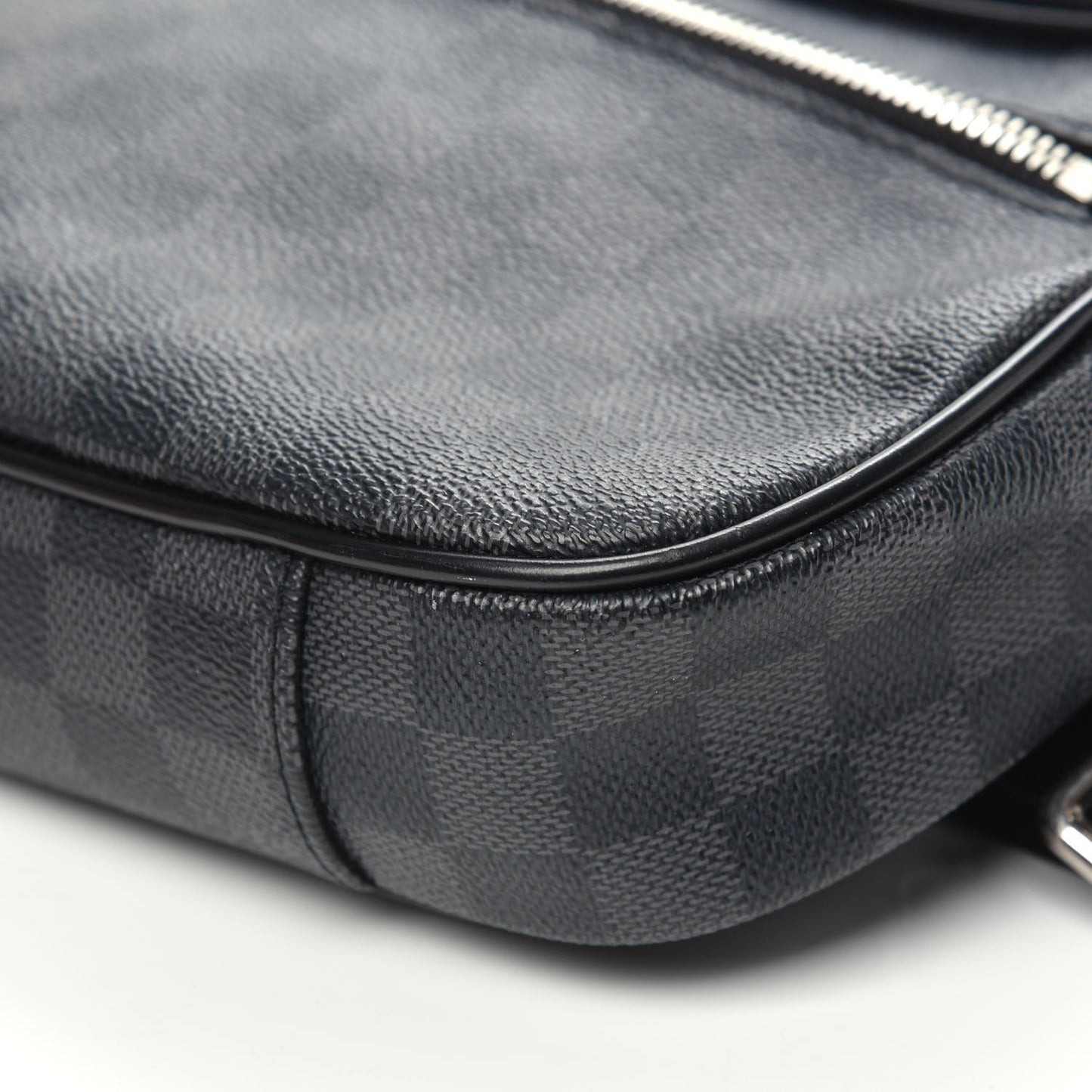 Damier Graphite Ambler