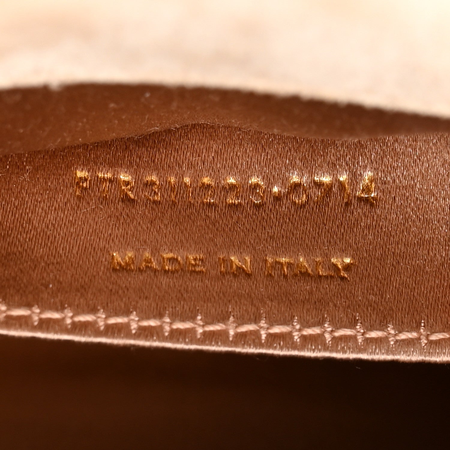 Saint Laurent Patent Calfskin Monogram Large Belle De Jour Clutch Chair 7 of 7