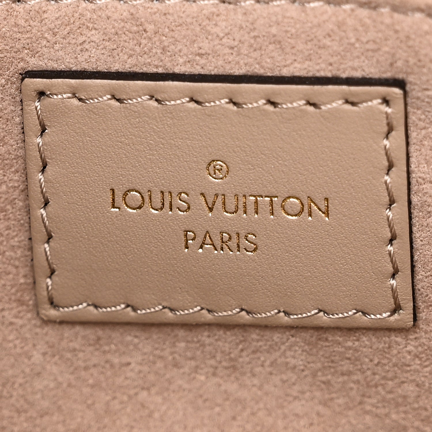 Louis Vuitton Empreinte Monogram Giant Onthego MM Tourterelle 6 of 9