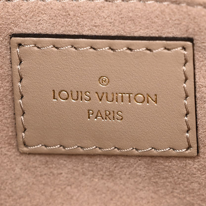 Louis Vuitton Empreinte Monogram Giant Onthego MM Tourterelle 6 of 9