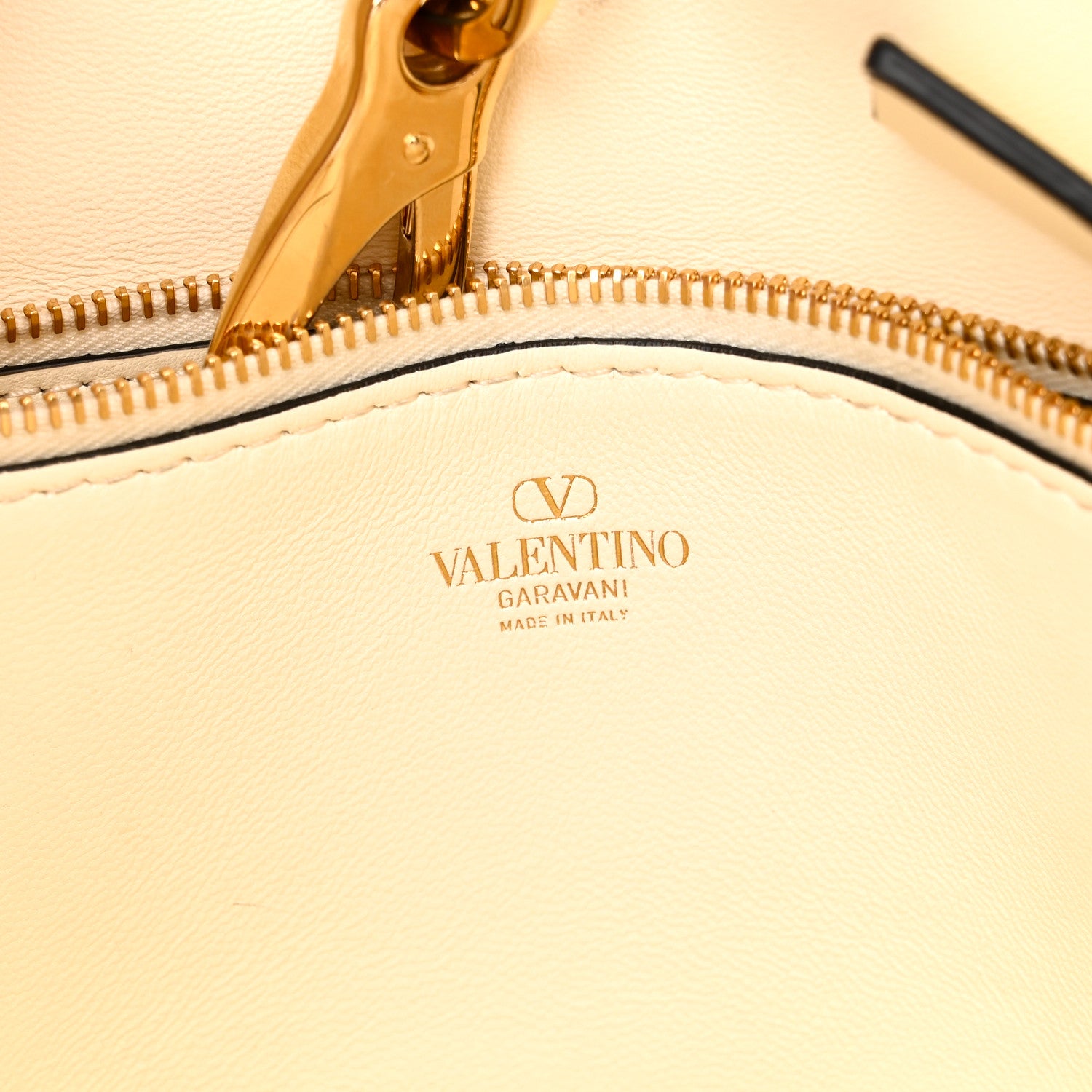 Valentino Garavani Calfskin VLogo Bucket Bag White 6 of 9