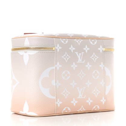 Louis Vuitton Monogram Giant By The Pool Nice BB Brume 3 of 8