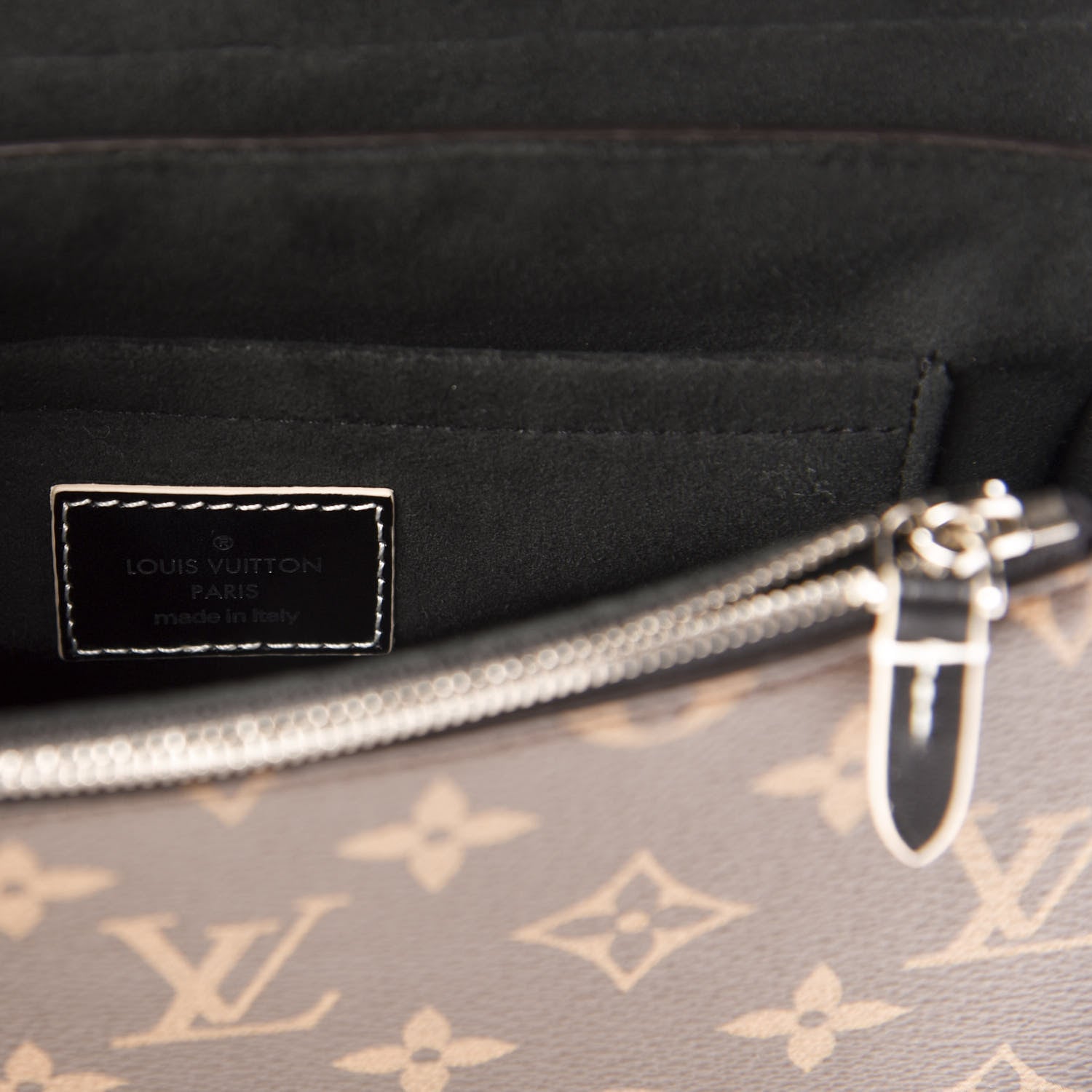 Louis Vuitton Monogram Chain It Black 6 of 11