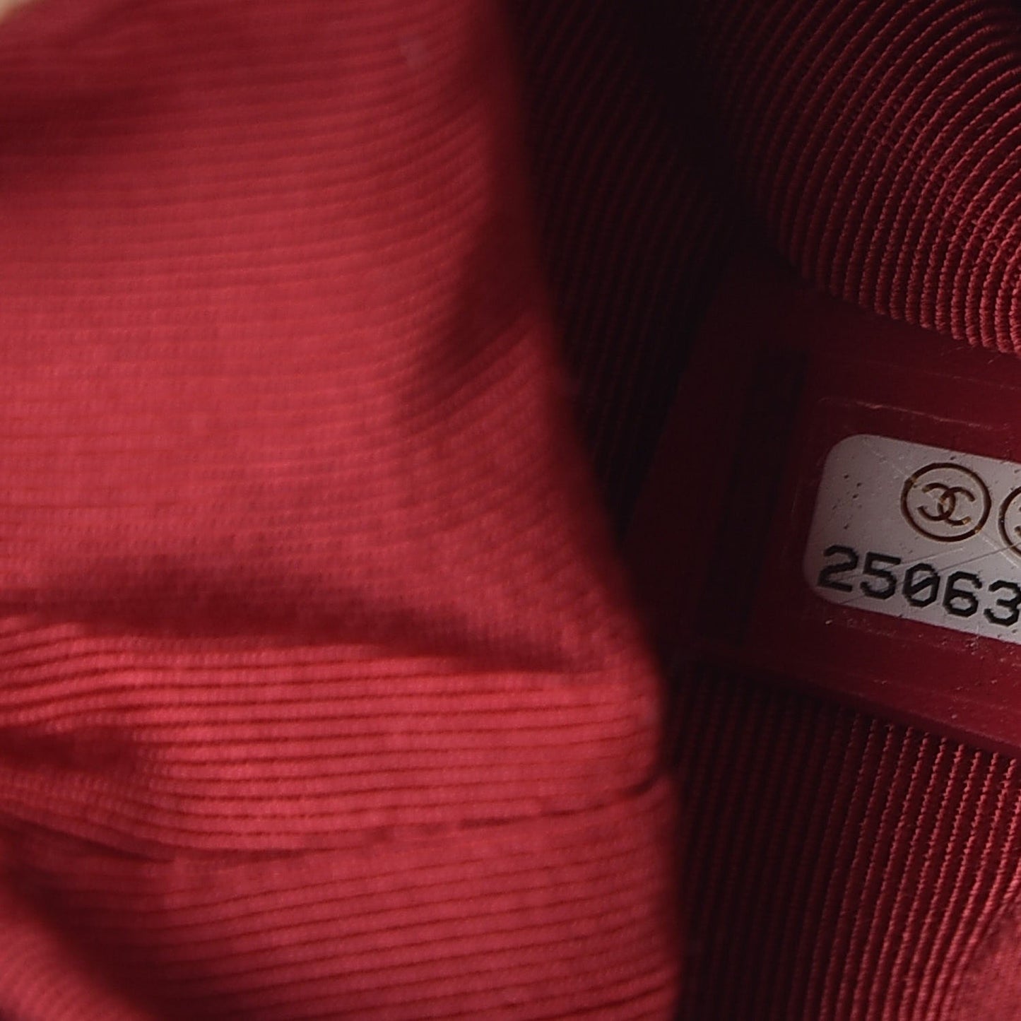 Aged Calfskin Quilted Gabrielle Classic Pouch Beige Black