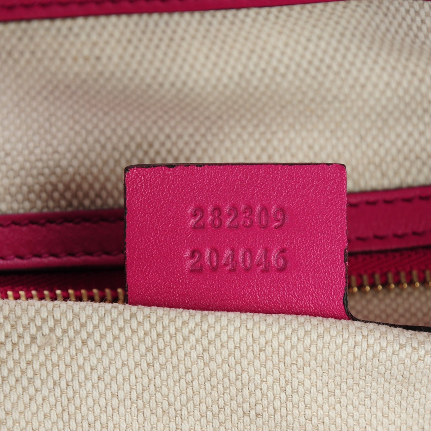 Vernice Naplack Medium Soho Shoulder Bag Bright Bouganville
