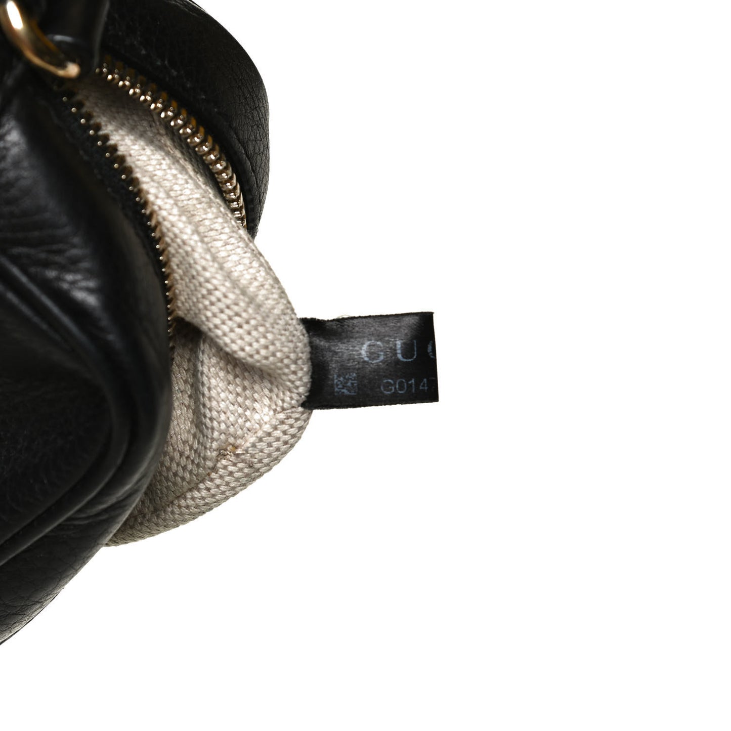 Pebbled Calfskin Small Soho Disco Bag Black