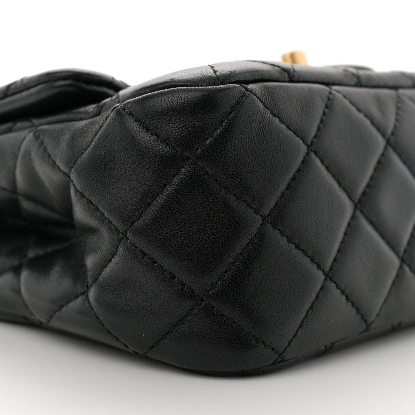 Lambskin Quilted Mini Pearl Crush Flap Black