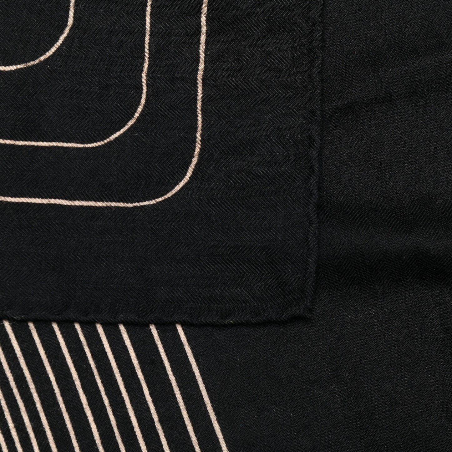 Cashmere Silk Pegase Paysage Shawl 140 Black Beige