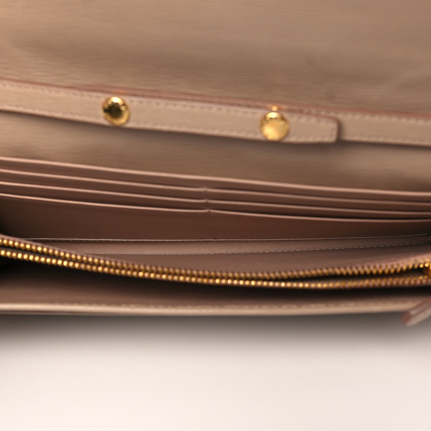 Prada Vitello Move Metal Oro Chain Wallet Cammeo 4 of 7