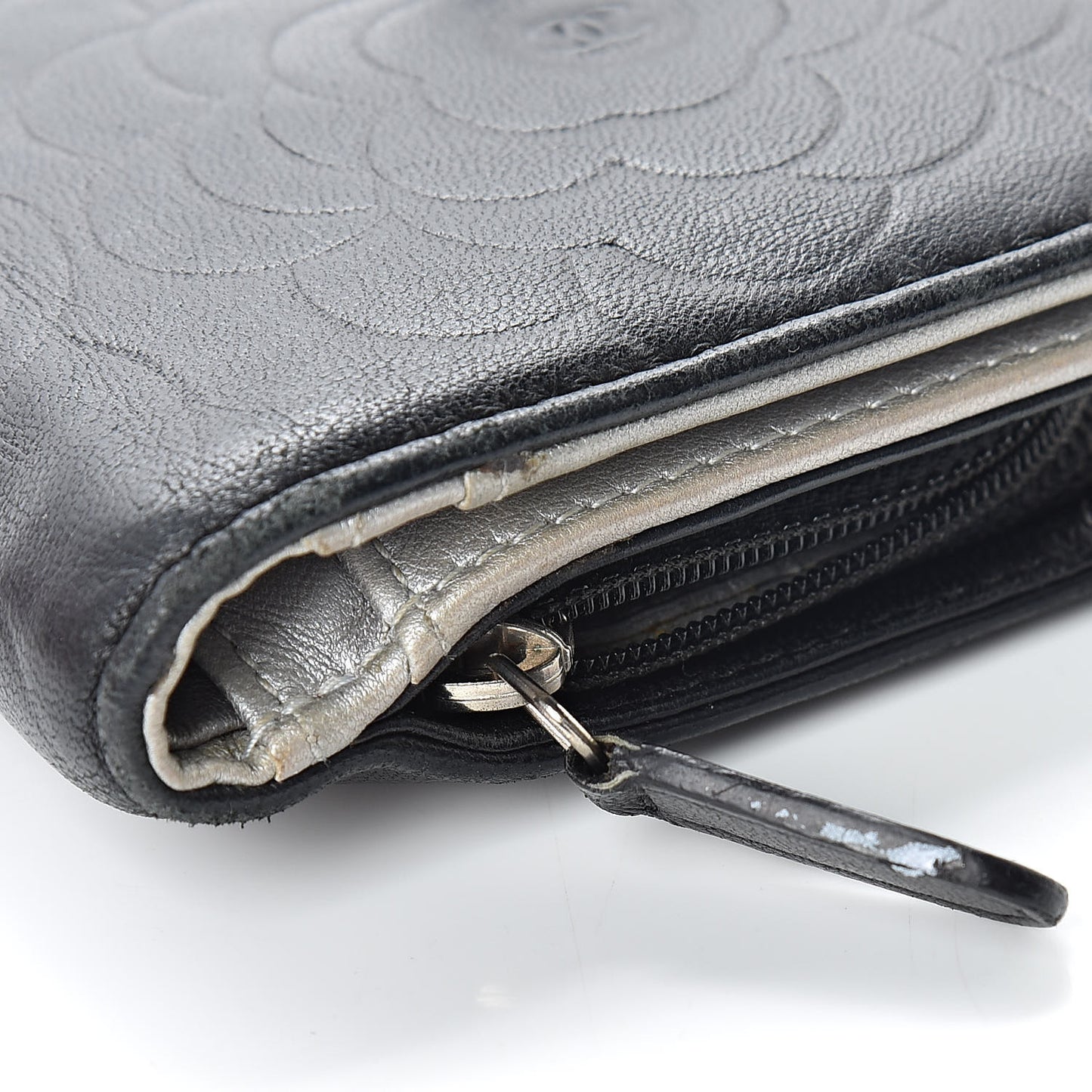 Lambskin Camellia Embossed Zipped Pocket Wallet Black
