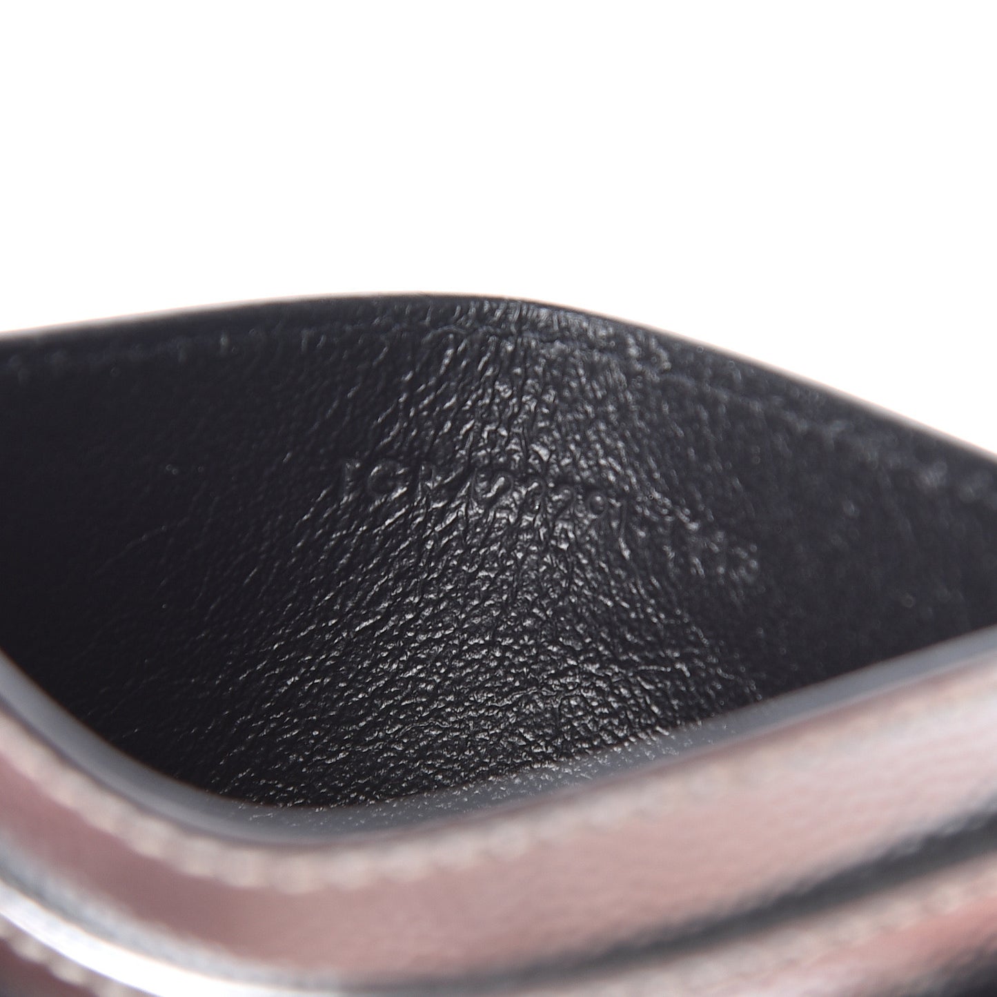 Metallic Grain De Poudre Matelasse Chevron Monogram Credit Card Case Argento