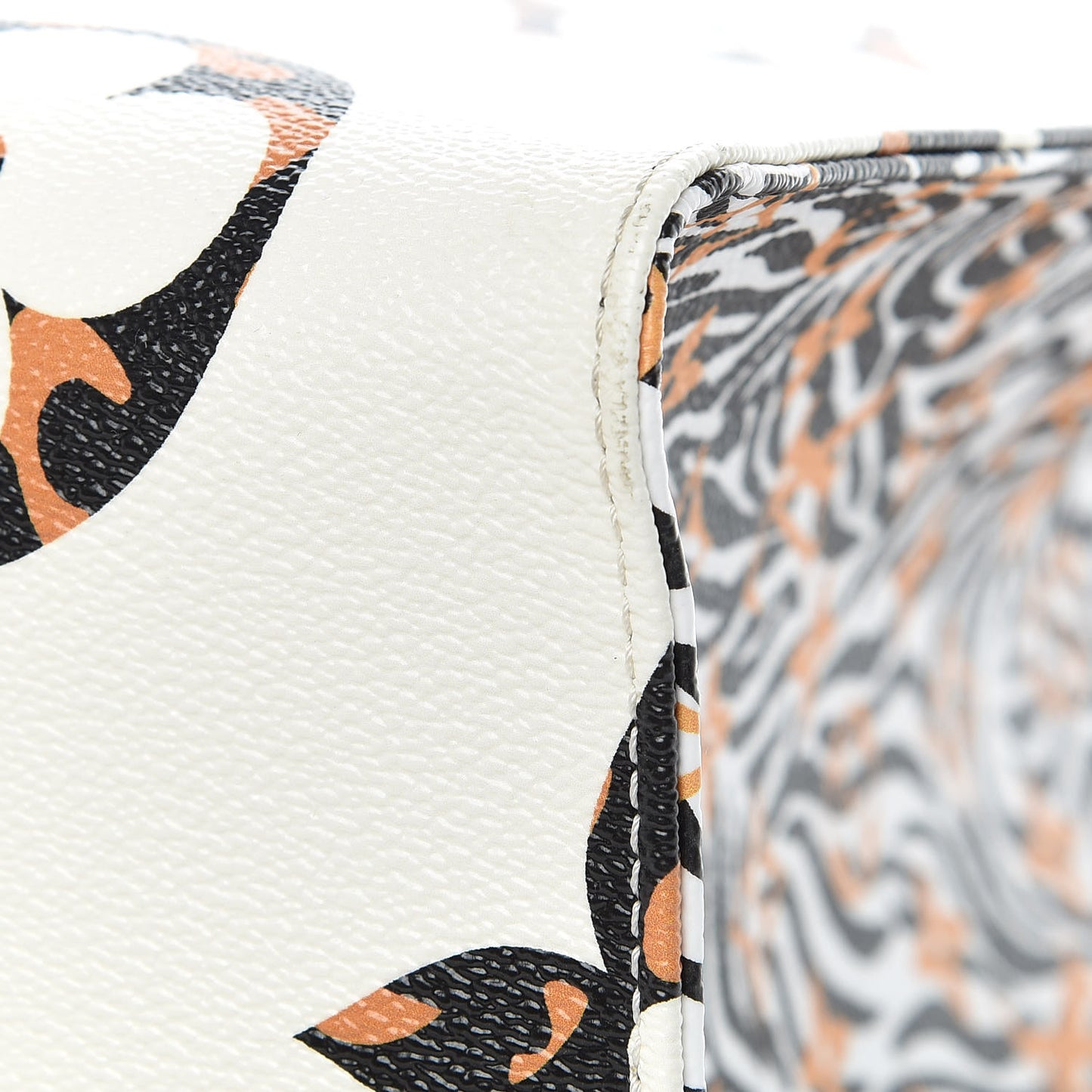 Monogram Giant Jungle Onthego GM Ivory