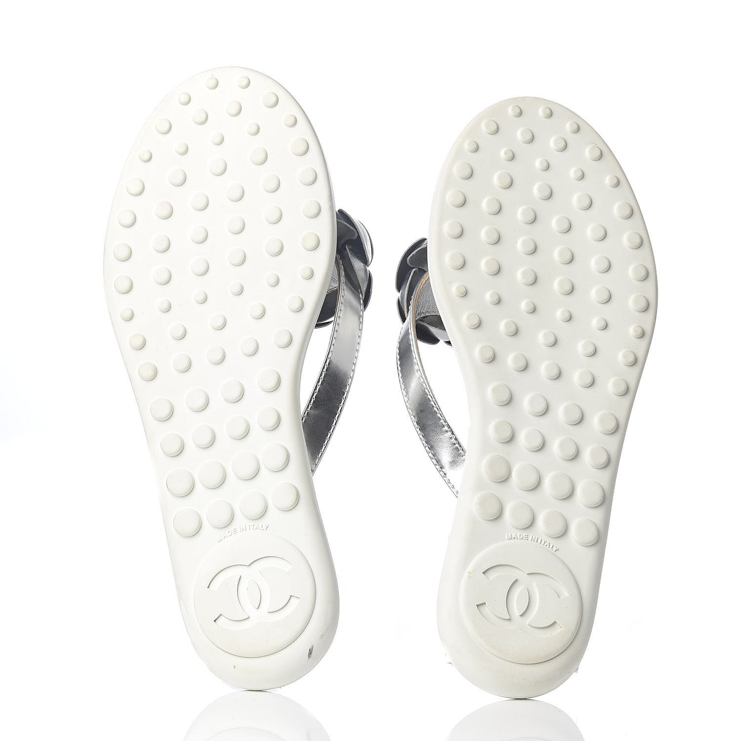Iridescent Patent Calfskin Camellia Thong Sandals 41 Silver