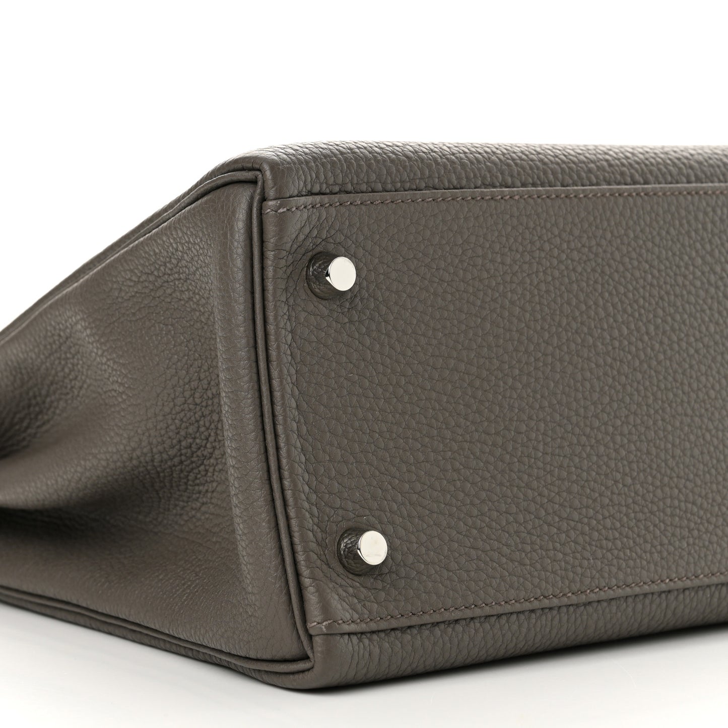 Togo Kelly Retourne 32 Etain