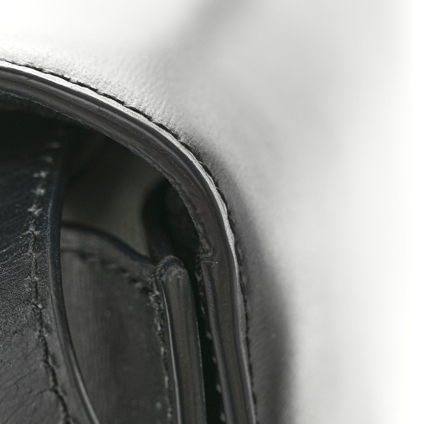 Box Calfskin Medium Classic Box Flap Bag Black