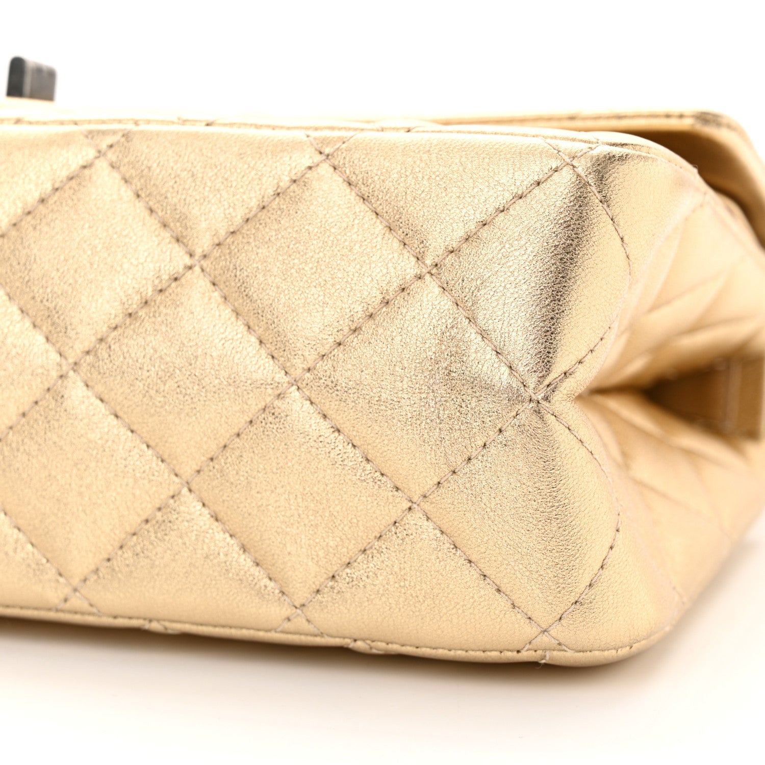 Chanel Metallic Calfskin Quilted 2.55 Reissue 226 Flap Gold 10 of 11