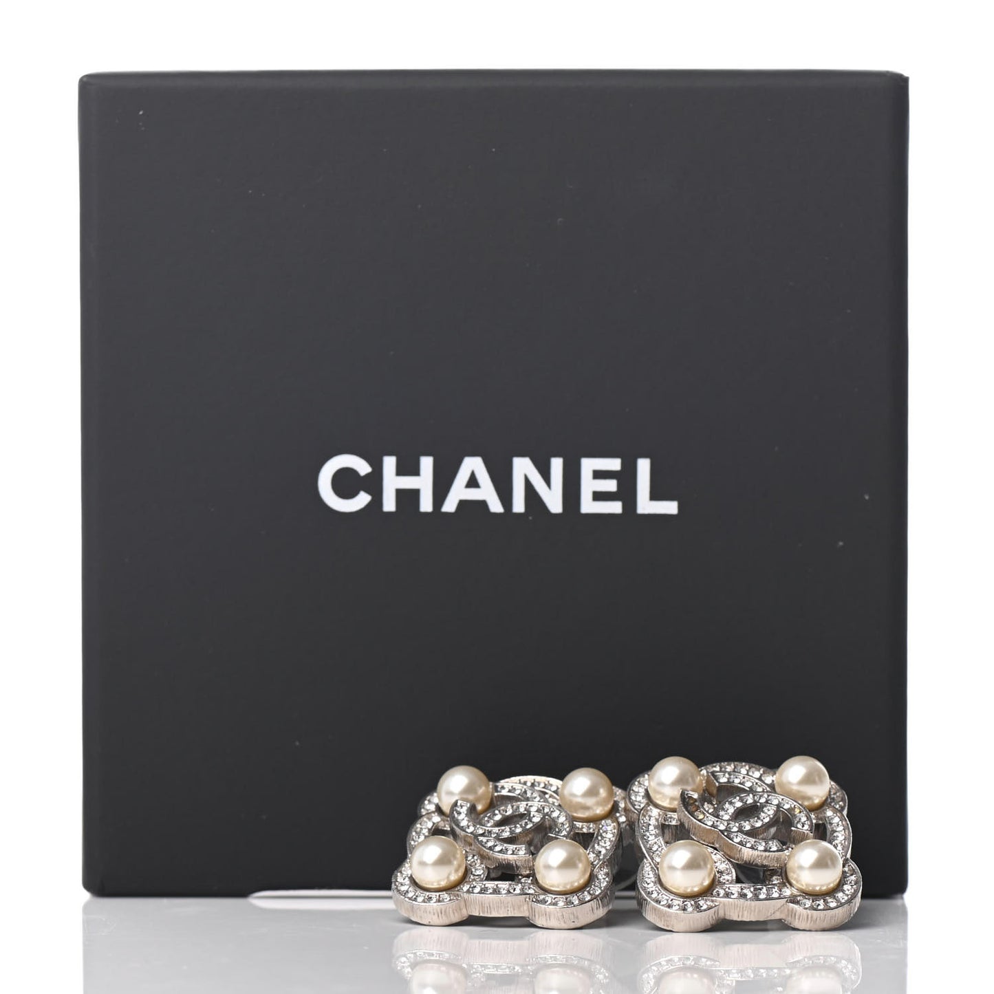 Pearl Crystal CC Earrings Silver