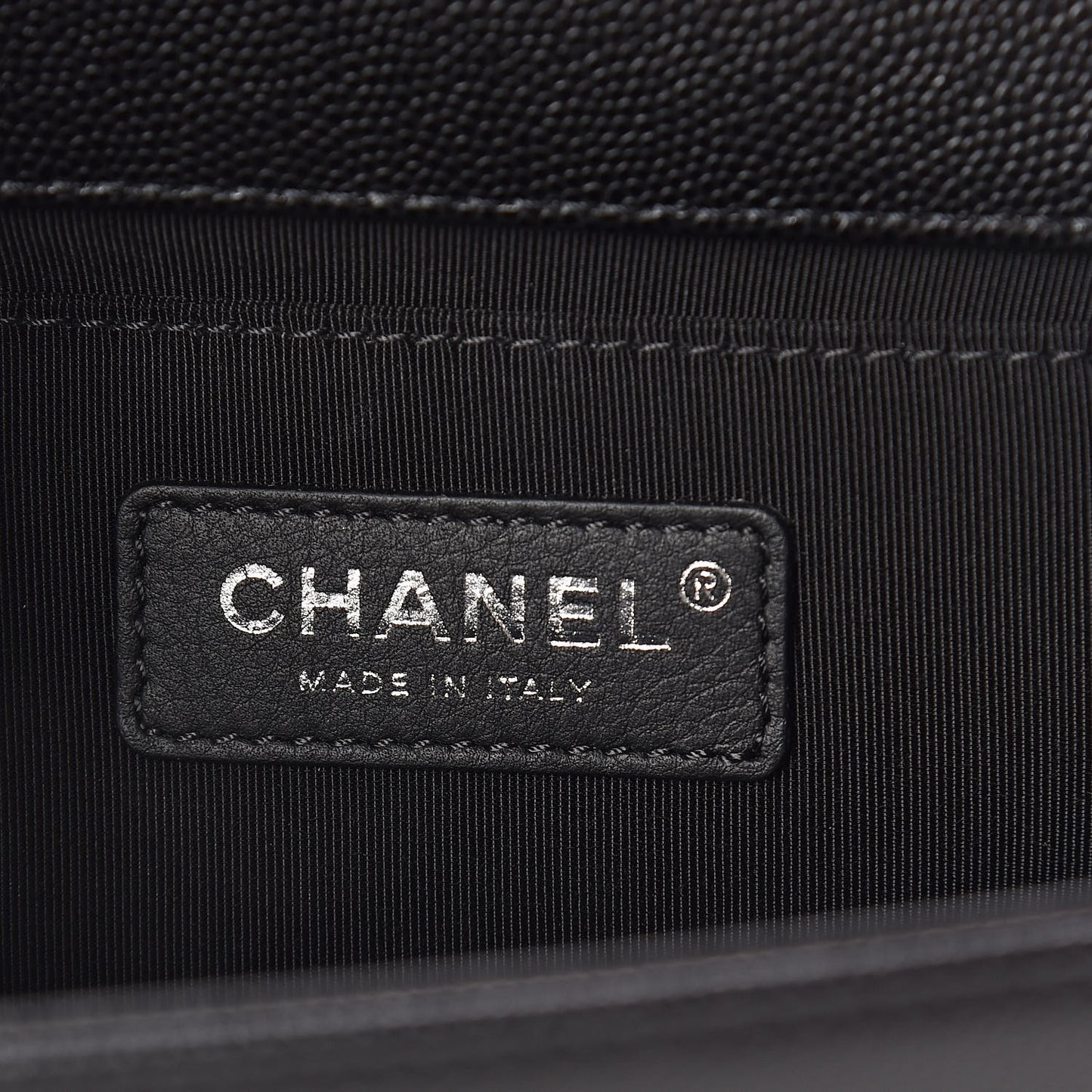 Caviar Quilted Medium Boy Flap Black