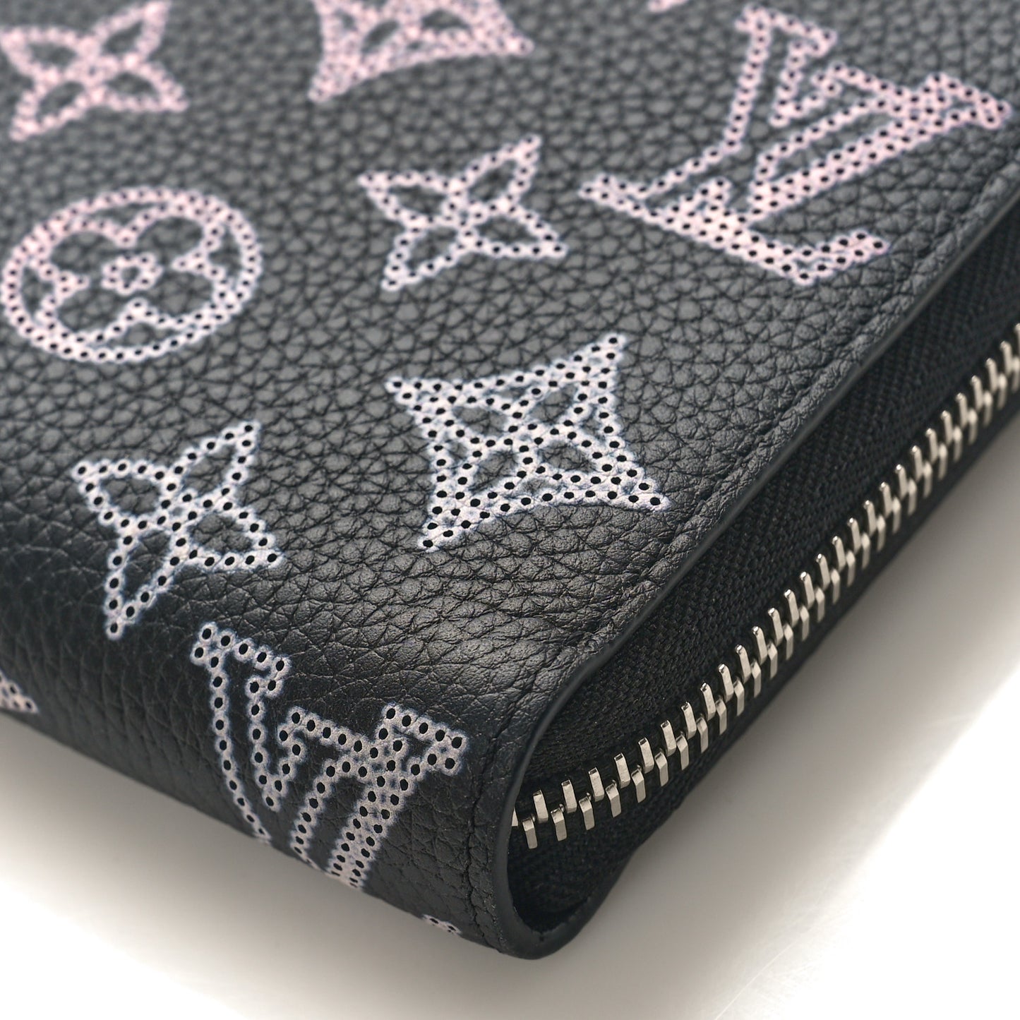 Mahina Flight Mode Zippy NM Wallet Black