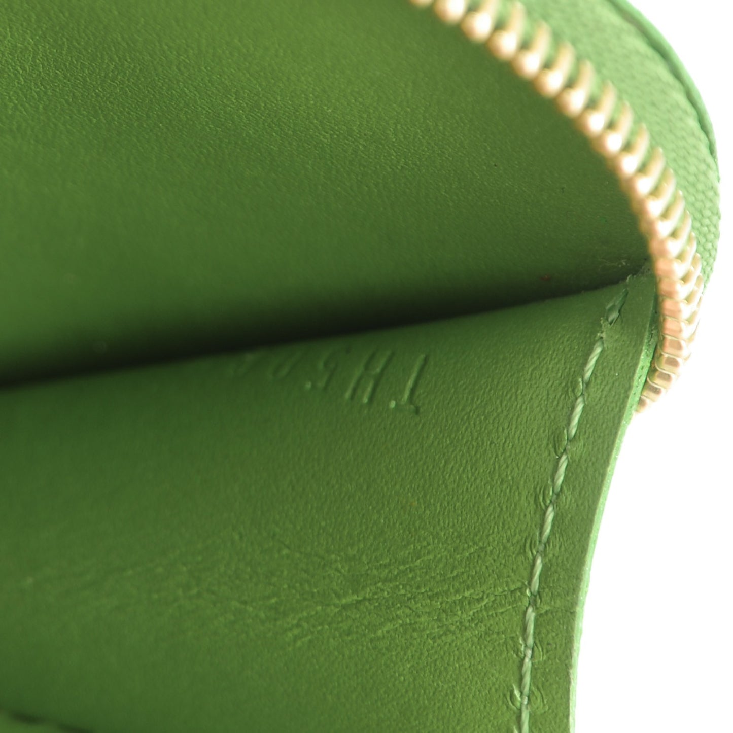 LOUIS VUITTON Vernis Heart Coin Purse Vert Tonic