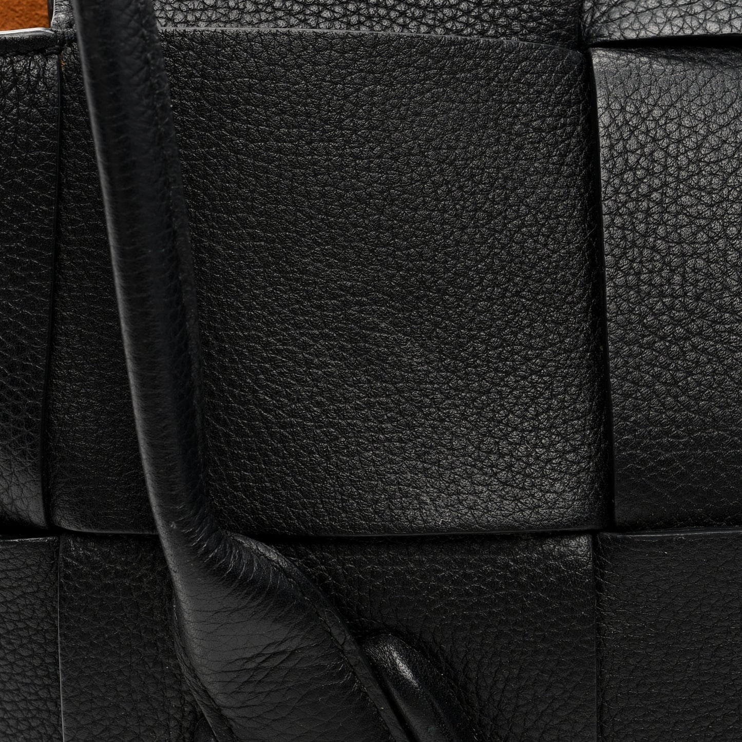 Grained Calfskin Maxi Intrecciato Small Arco Black