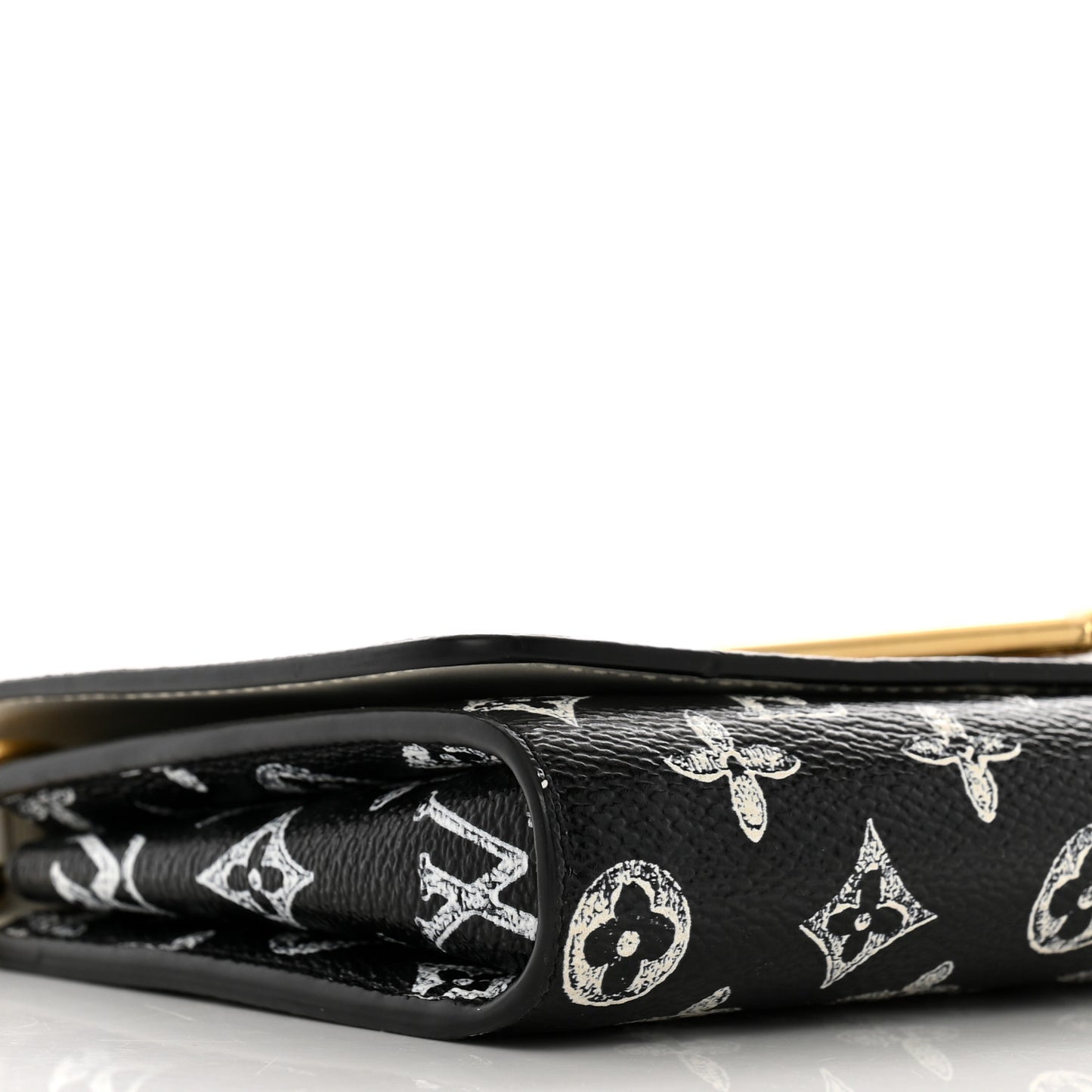 Catogram Twist Chain Wallet Black