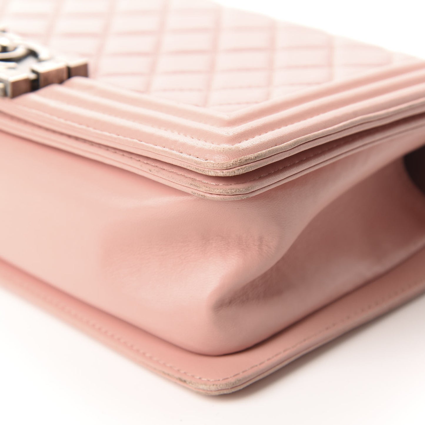 Lambskin Quilted Medium Boy Flap Light Pink