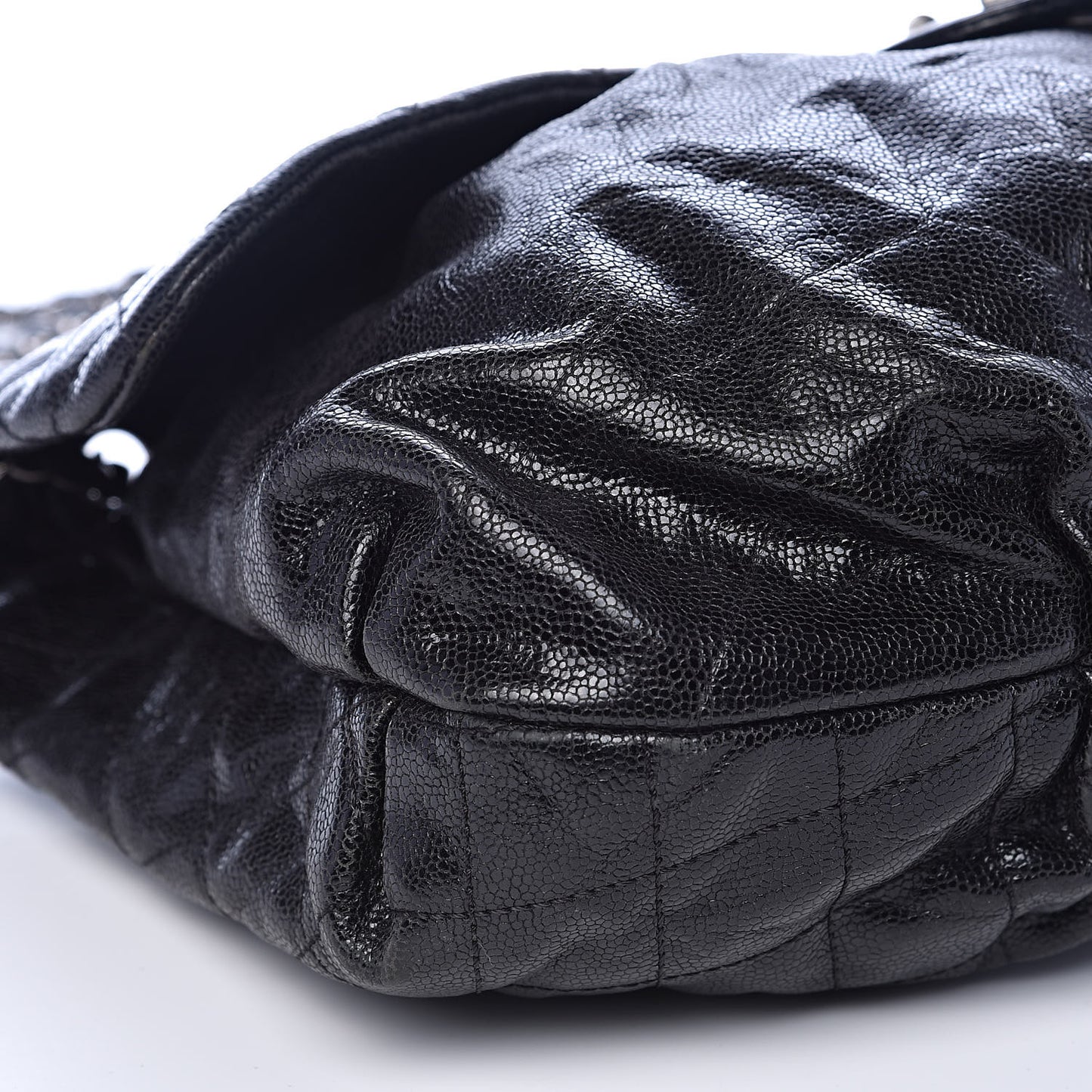 Crumpled Caviar Quilted Maxi Elastic Flap Black