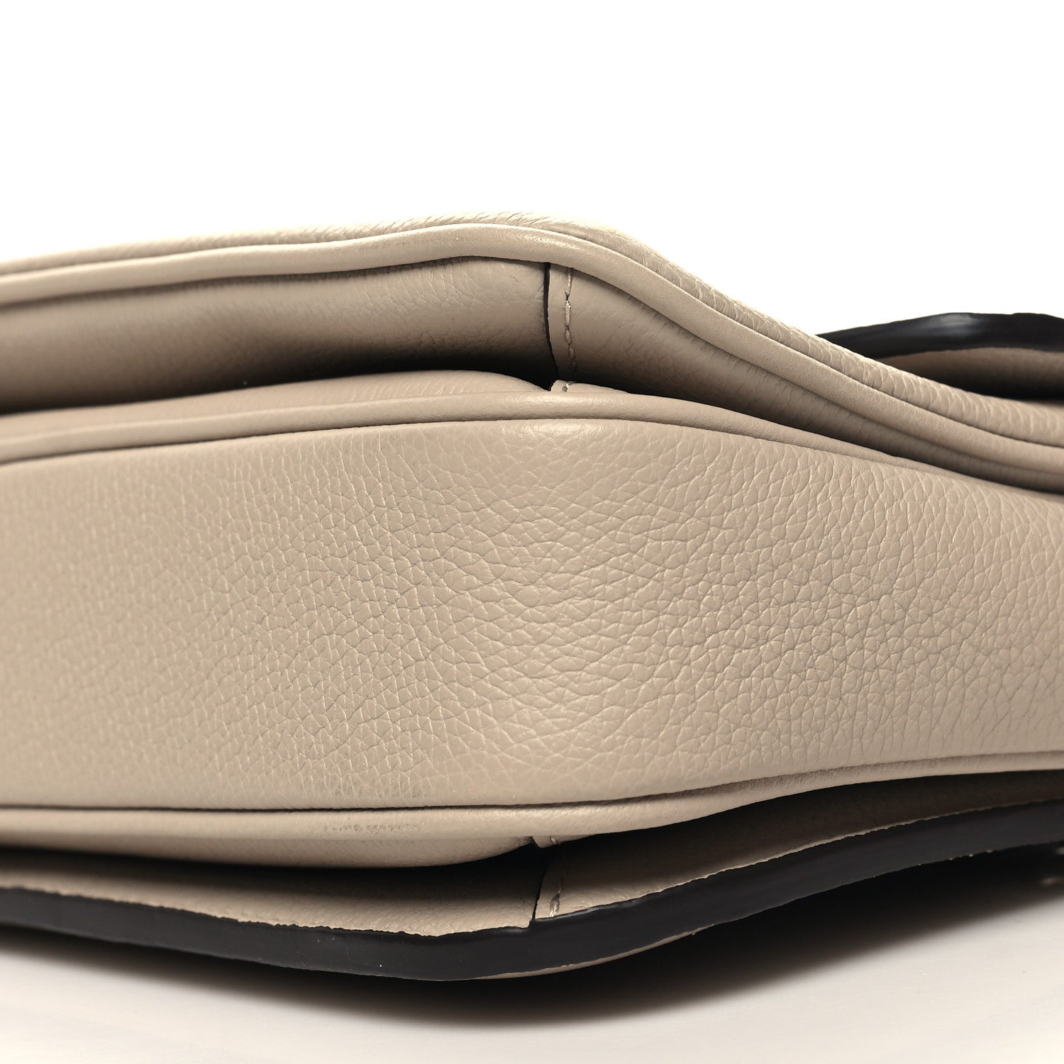 Louis Vuitton Grained Calfskin Lockme Oxford Greige 1450939