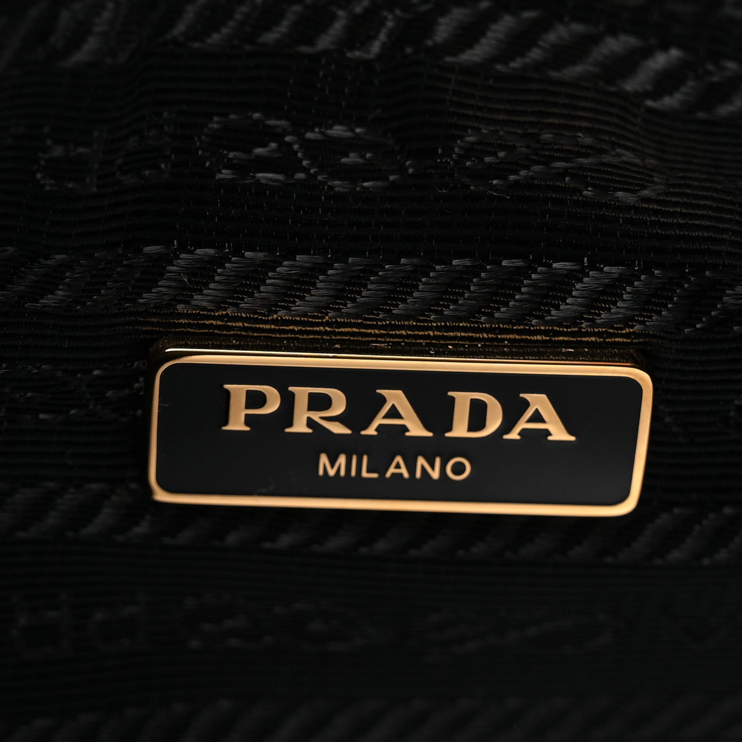 Saffiano Lux Re-Edition 2005 Shoulder Bag Black