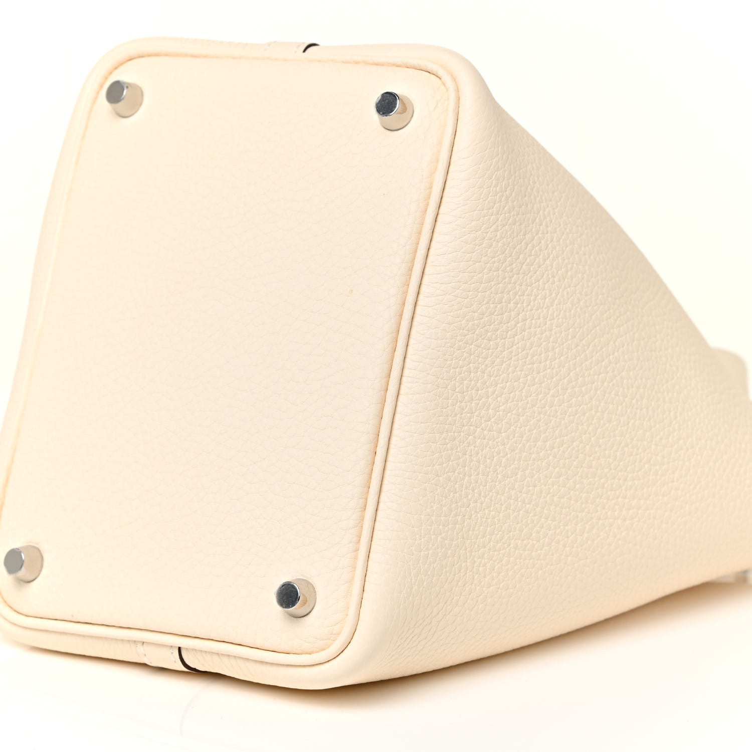 Hermes Taurillon Clemence Picotin Lock 18 PM Nata 9 of 11