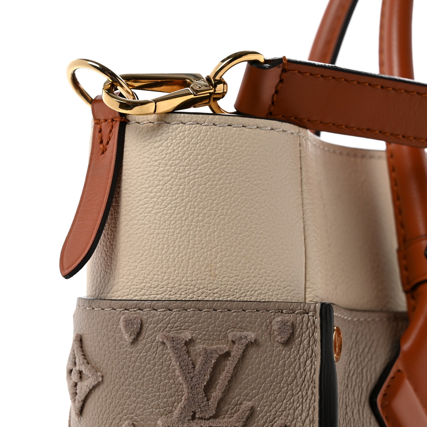 Louis Vuitton Calfskin Monogram Tufting On My Side Galet 11 of 11