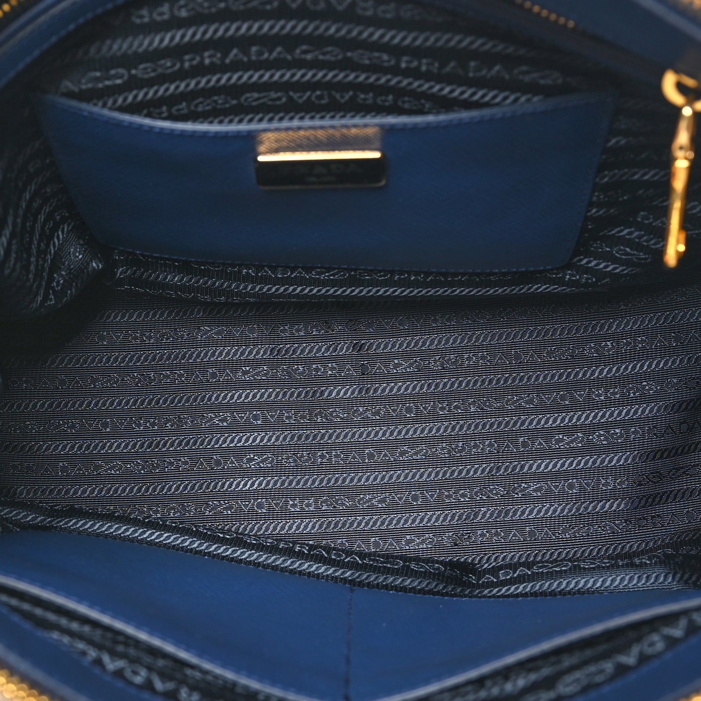Saffiano Lux Medium Tote Bluette