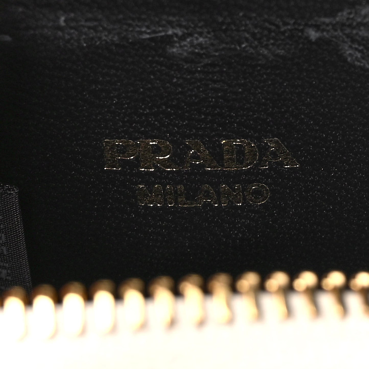 Saffiano Re-Edition 2005 Shoulder Bag White