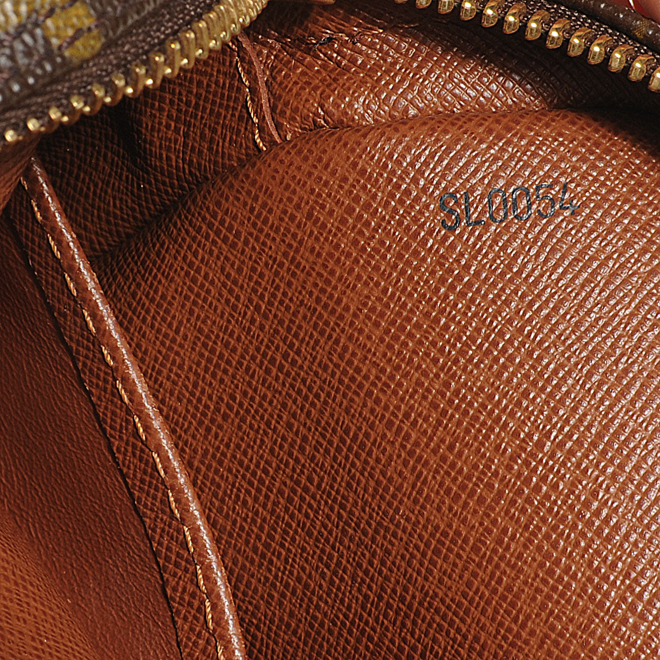 Louis Vuitton Monogram Danube 7 of 7