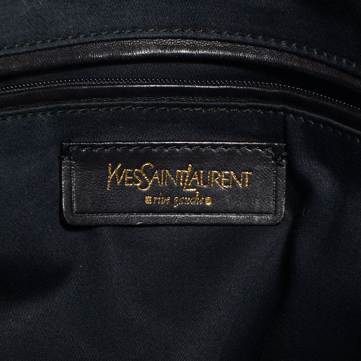 Saint Laurent Pebbled Patent Grain de Riz Large Muse Road Grey 6 of 9