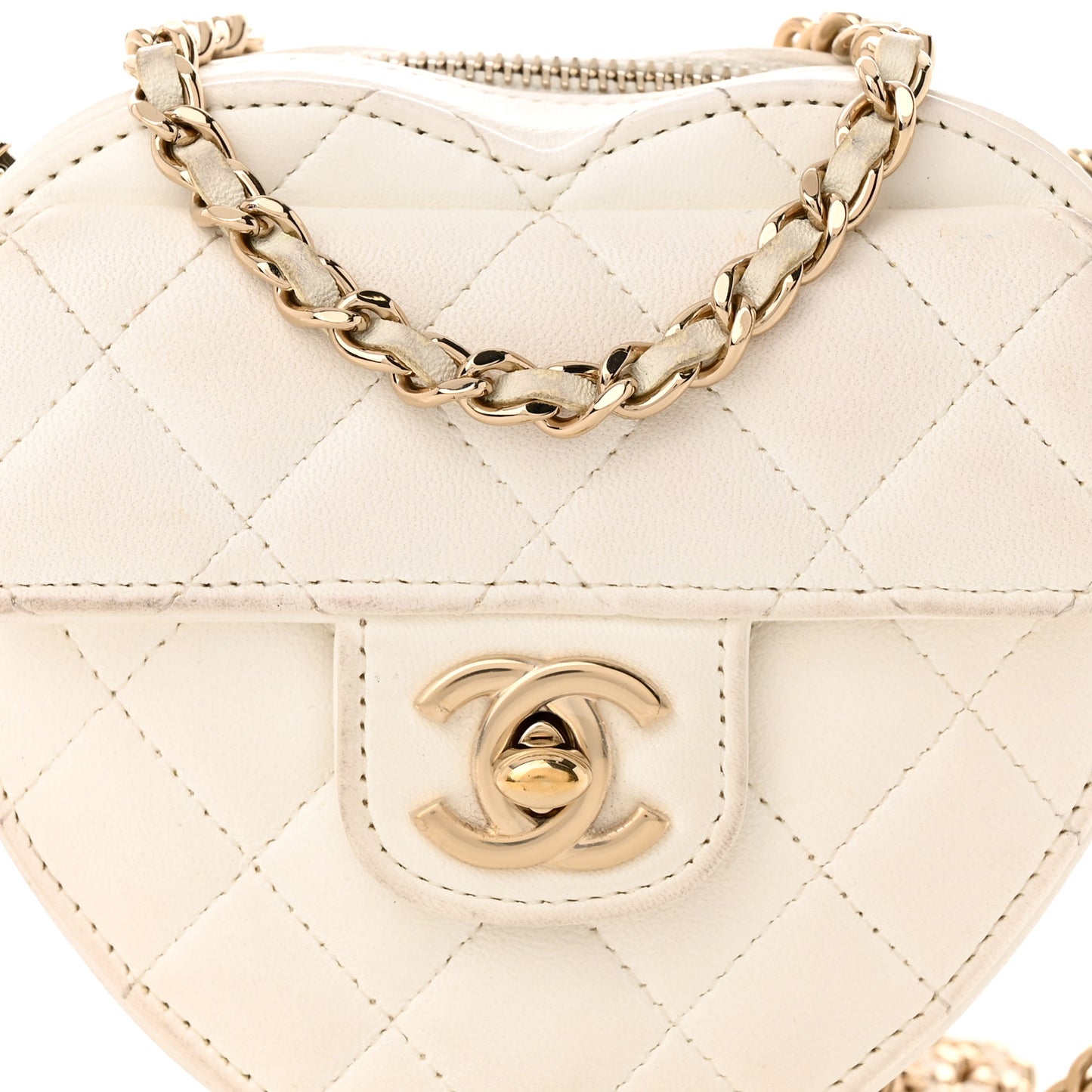 Lambskin Quilted CC In Love Heart Clutch With Chain White
