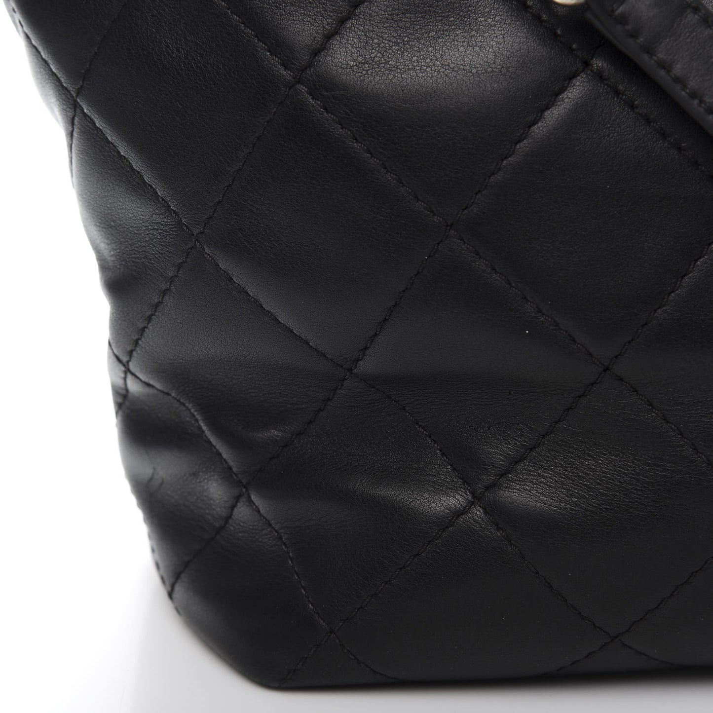 Calfskin Quilted Large Shopping In Chains Tote Black