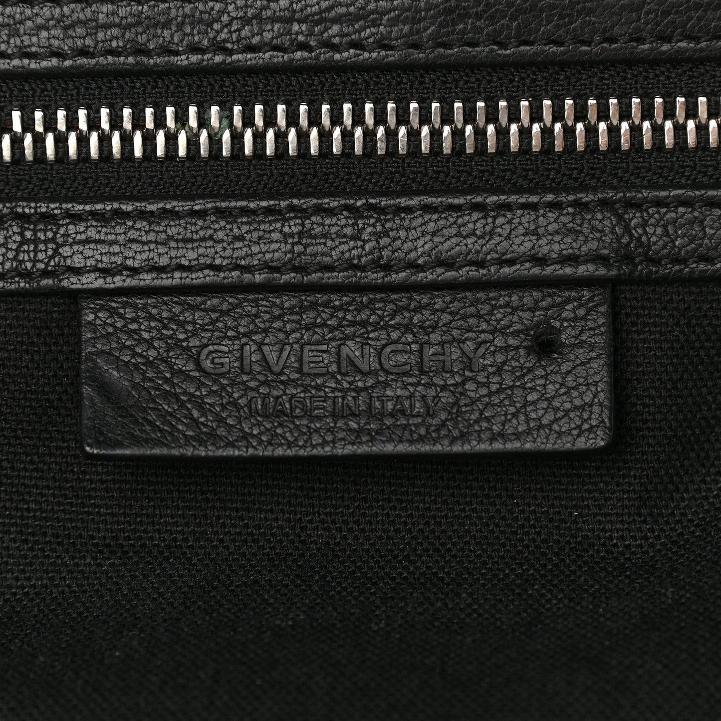 Sugar Goatskin Medium Antigona Black