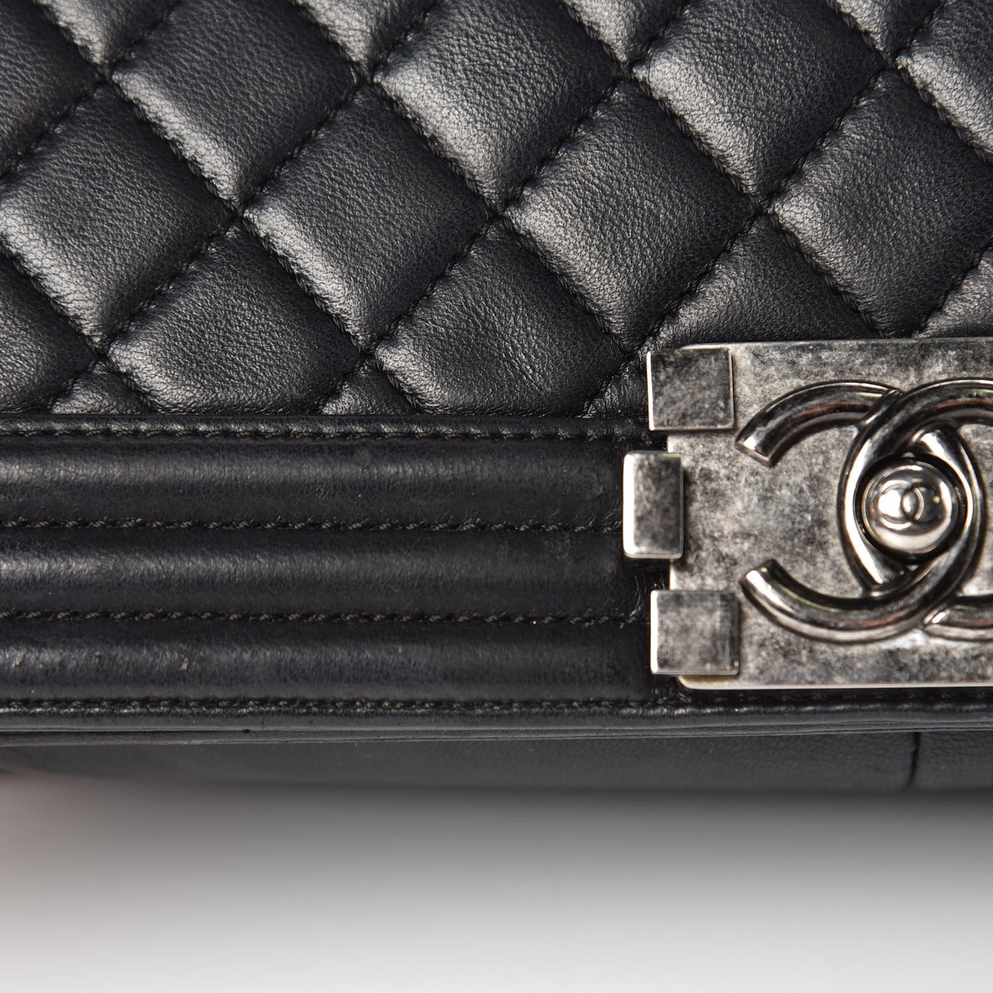 Lambskin Quilted Medium Boy Flap Black