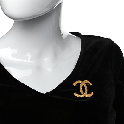 Chanel Metal Paris Button CC Large Brooch Gold 2 of 5