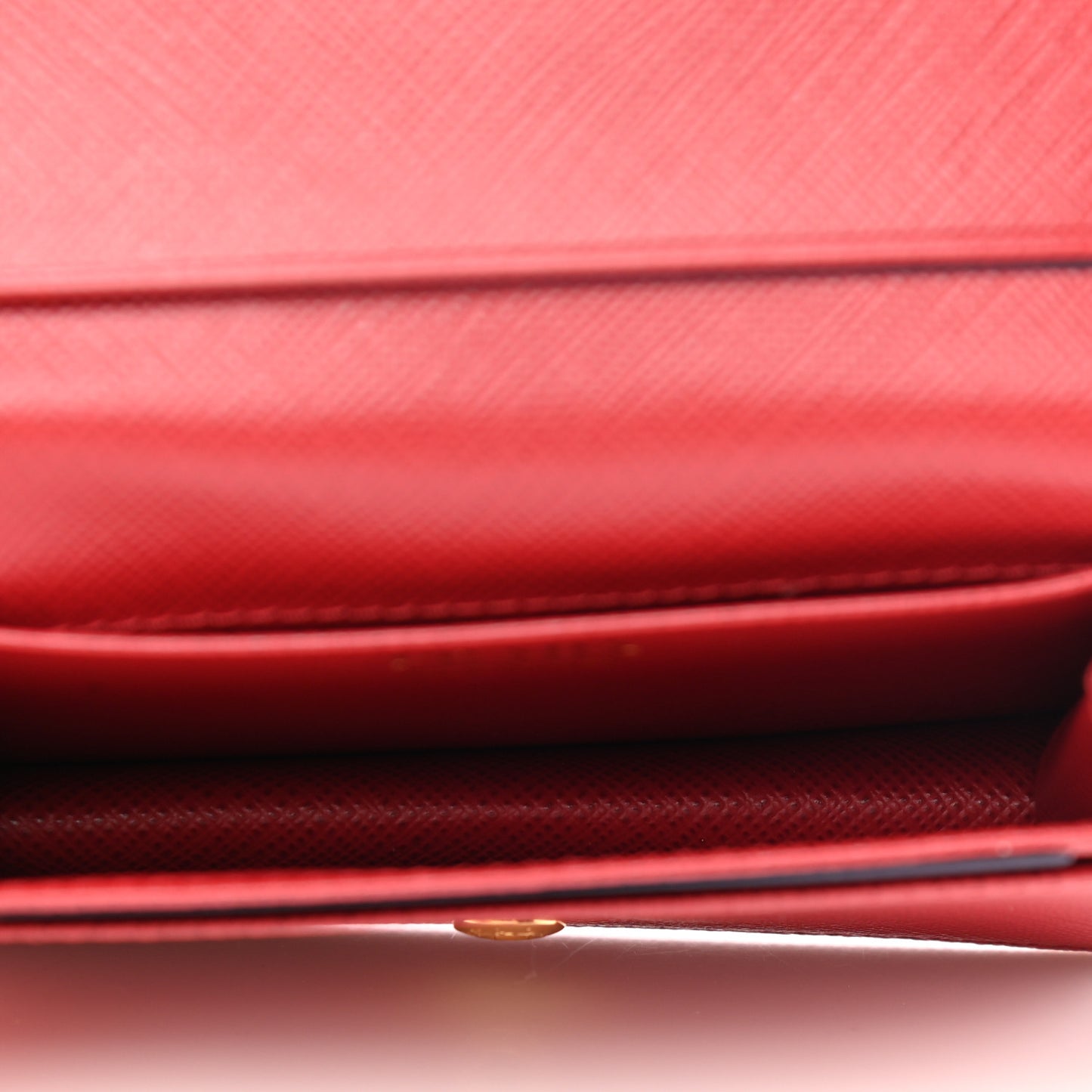 Saffiano Metal Bi-Fold Card Holder Wallet Fuoco